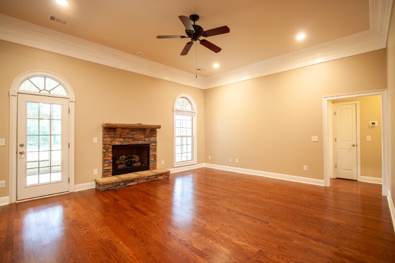 Building Photo - 2025 Keystone Dr