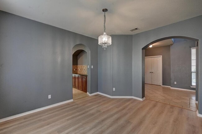 Building Photo - 5755 Skinner Way