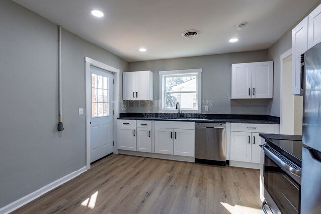 Building Photo - 3312 Tarlton Ave