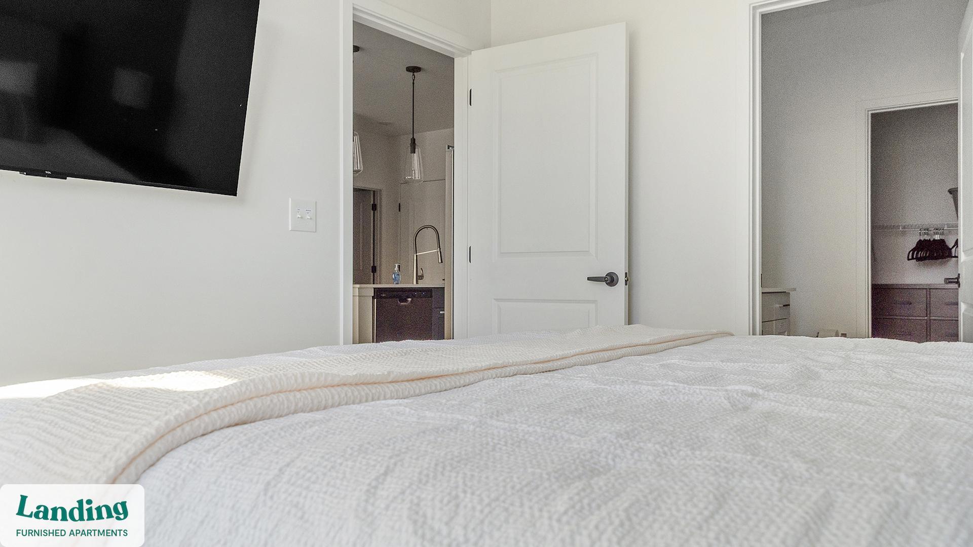 Building Photo - 650 N Main St