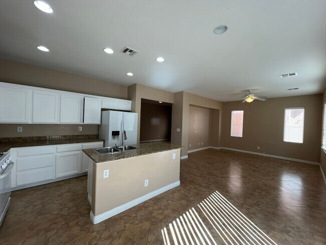 Building Photo - 8988 Winchester Ridge St