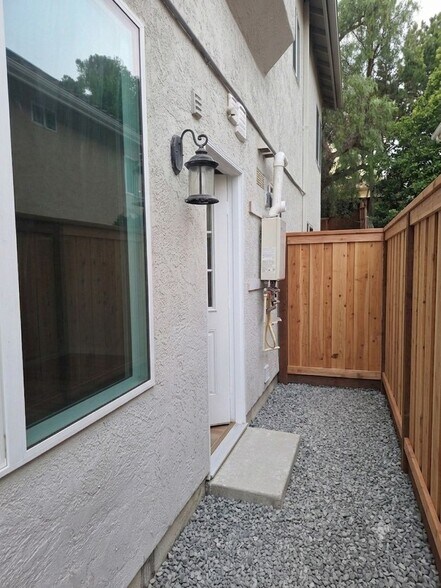 Building Photo - 3430 Corte Viejo