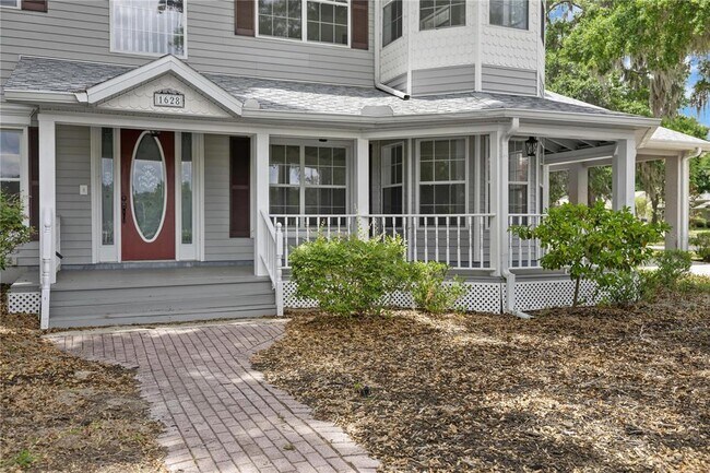 Building Photo - 1628 SE 29th Terrace