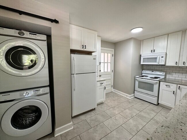 Building Photo - 3011 Amity Garden Ct