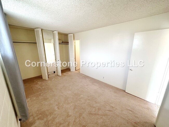 Building Photo - 2873 S King St