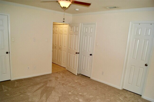 Building Photo - 5801 Lumberdale Rd