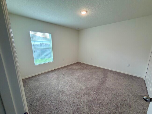 Building Photo - 6446 NW Polly Ct