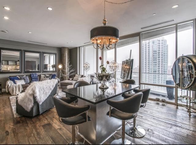 Building Photo - 2408 Victory Park Ln