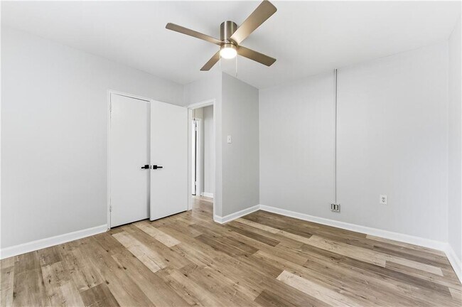 Building Photo - 1307 Elizabeth Ave SW