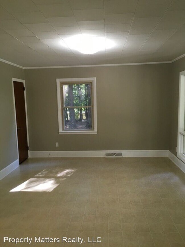 Building Photo - 3 br, 1 bath House - 1533 Pioneer Lane