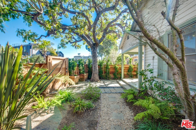 Building Photo - 1548 Cabrillo Ave