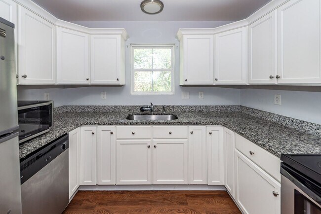 Building Photo - 2 Bedroom, 2 Bathroom Duplex - Moncks Corner