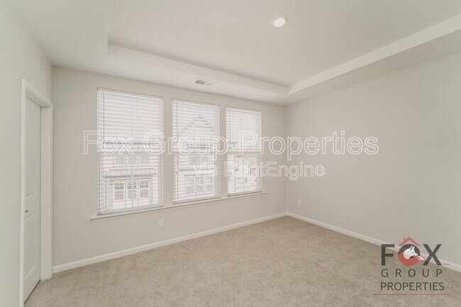 Building Photo - 908 Mary Max Dr