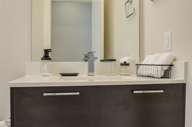 Building Photo - 4914 Noble St