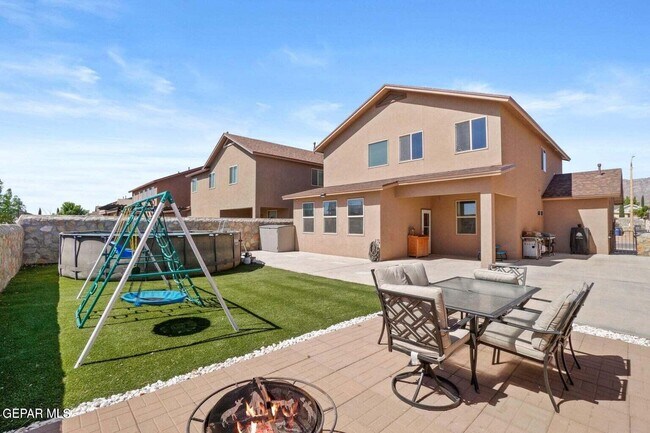 Building Photo - 11032 Bullseye St