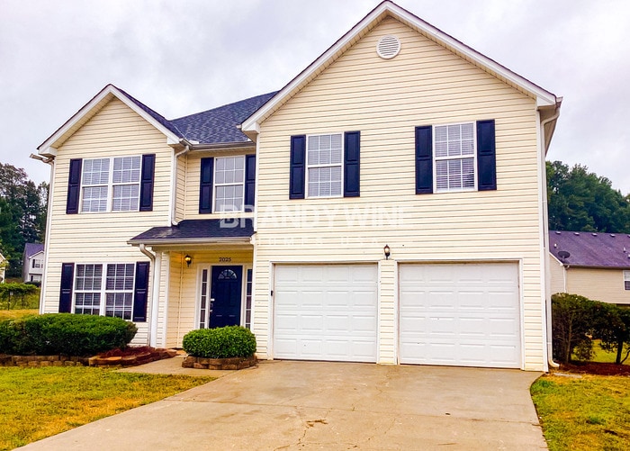 Building Photo - 2025 Newton Estates Dr