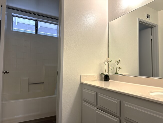 Building Photo - 14734 Santa Fe Trl