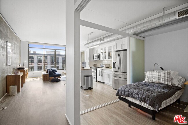 Building Photo - 1111 S Grand Ave