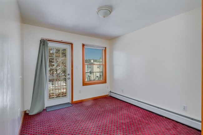 Building Photo - 129 Garfield Ave