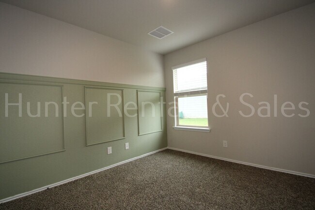Building Photo - 5106 Brody Dr
