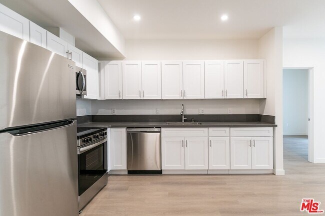 Building Photo - 1227 N Berendo St