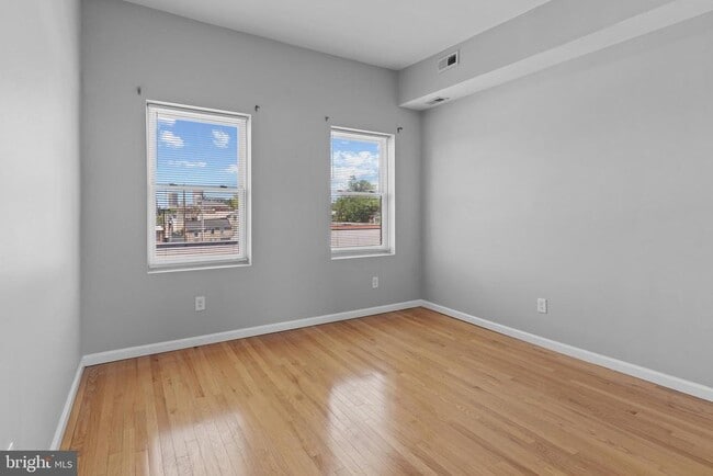 Building Photo - 513 S Chester St
