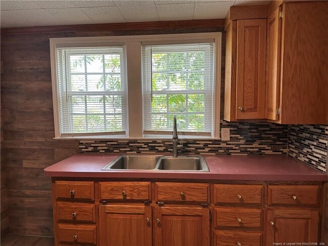 Building Photo - 420 W Mountain Dr
