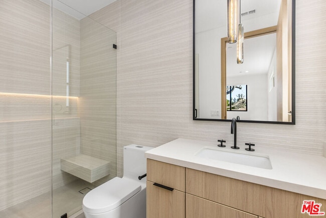 Building Photo - 19535 Strathern St