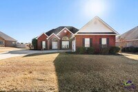 Building Photo - 601 Huntwood Ln