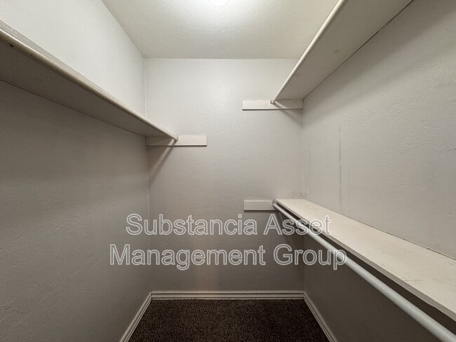 Building Photo - 1429 NW 24th St