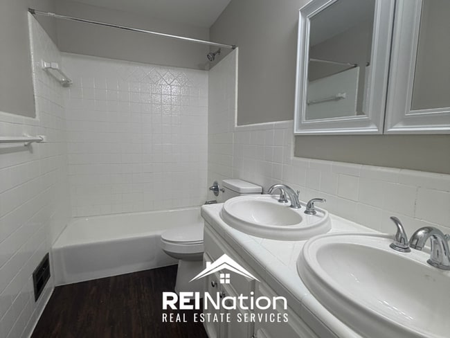Building Photo - MASSIVE BESSEMER RENTAL! 4BR/2.5BA | High Ceilings & Brick Fireplace | 2-Car Garage!