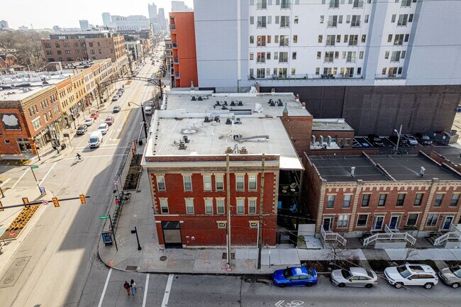 Building Photo - Short North! Fully Furnished 1 Bedroom, 1 ...