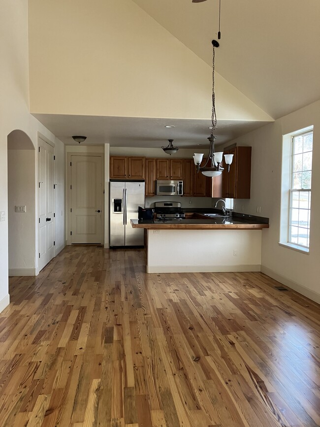 Building Photo - 217 Spirit Way