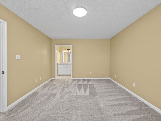 Building Photo - 402 McFall Ct
