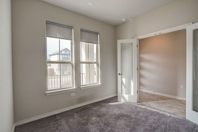 Building Photo - Beautiful 4/BR 3.5/BA Home for Rent in Aus...