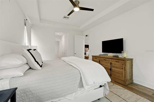 Building Photo - 7857 Redonda Lp