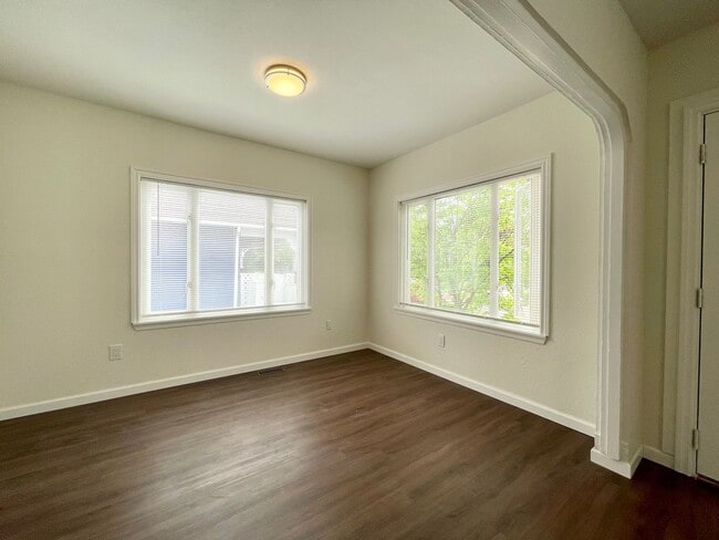 Building Photo - Great Home For Rent