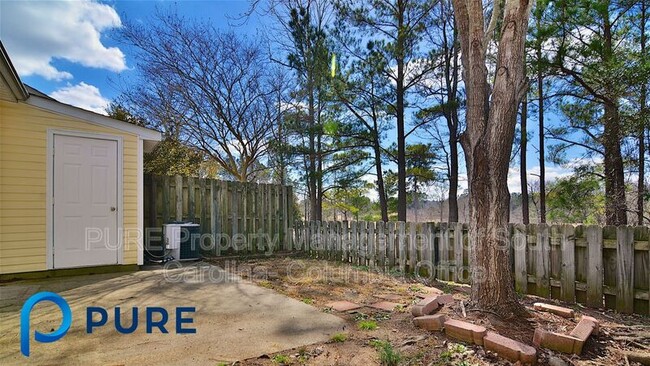 Building Photo - 323 Twin Eagles Dr