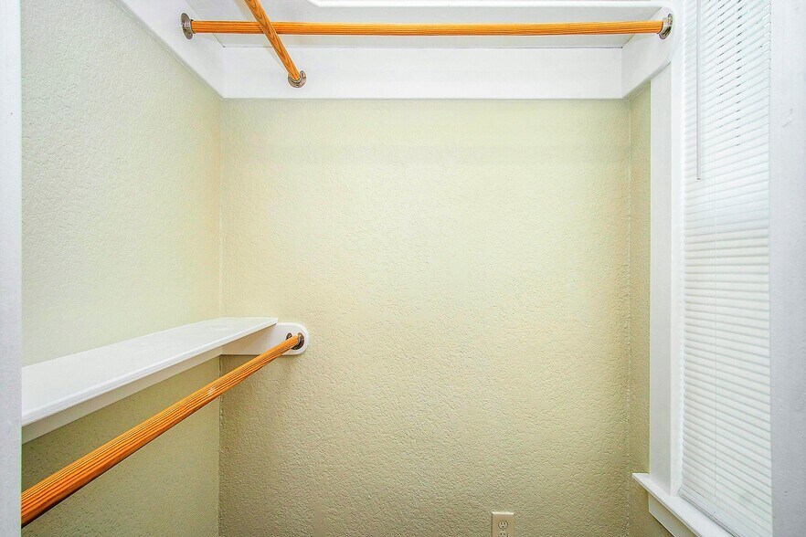 "HUGE" closets - 1211 Pine St