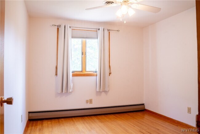 Building Photo - 102 Brooklane Dr