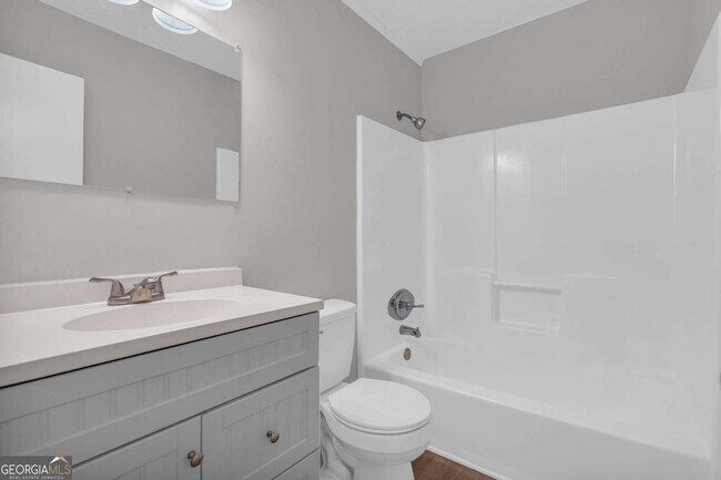 Building Photo - 3368 Lincolndale Ct