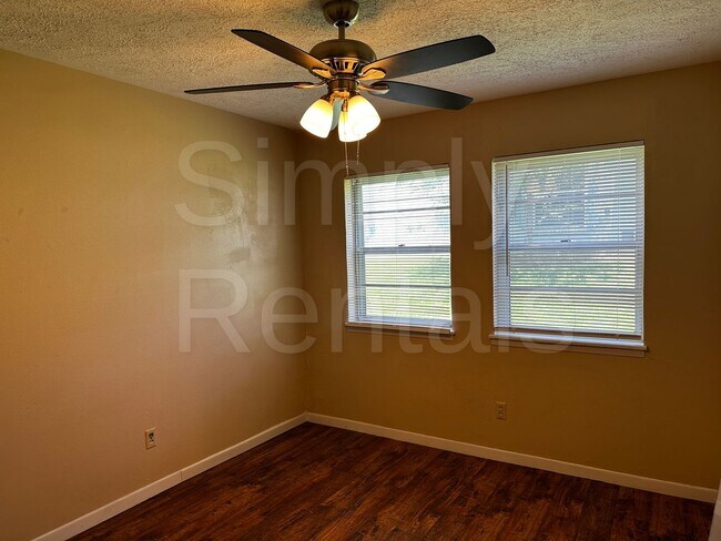 Building Photo - 214 Brookhaven Terrace