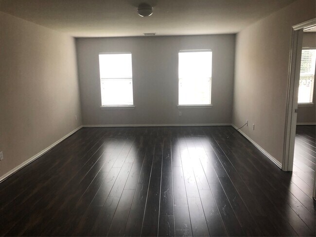 Building Photo - 210 Briar Trace Ln