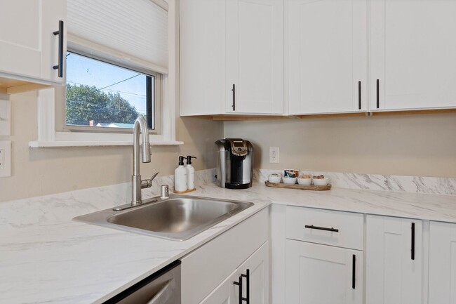 Building Photo - The Garland Bleu 3 bedroom home (Furnished)