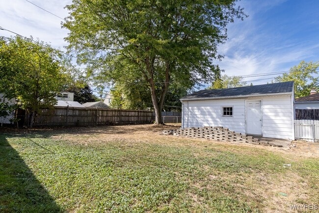 Building Photo - 2470 Eggert Rd