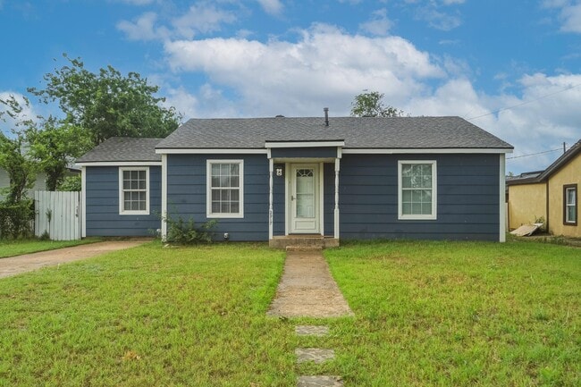 Building Photo - 2917 Hickory St