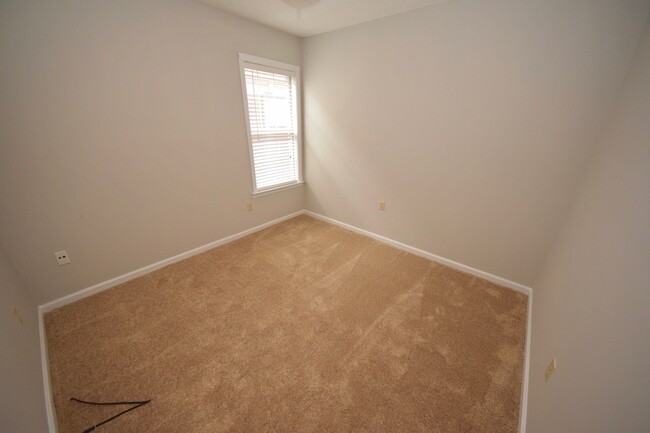 Building Photo - 3 Bedroom, 2 Bathroom Near Appling Rd in C...