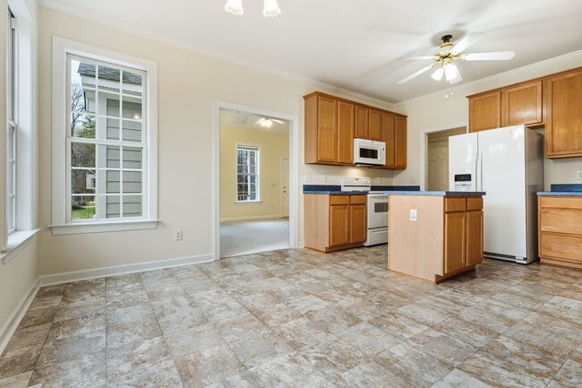 Building Photo - 3 Bed 2 Bath Chatham Forest Home - Available Now!