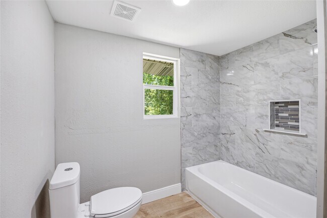 Building Photo - 10928 L&M Rd