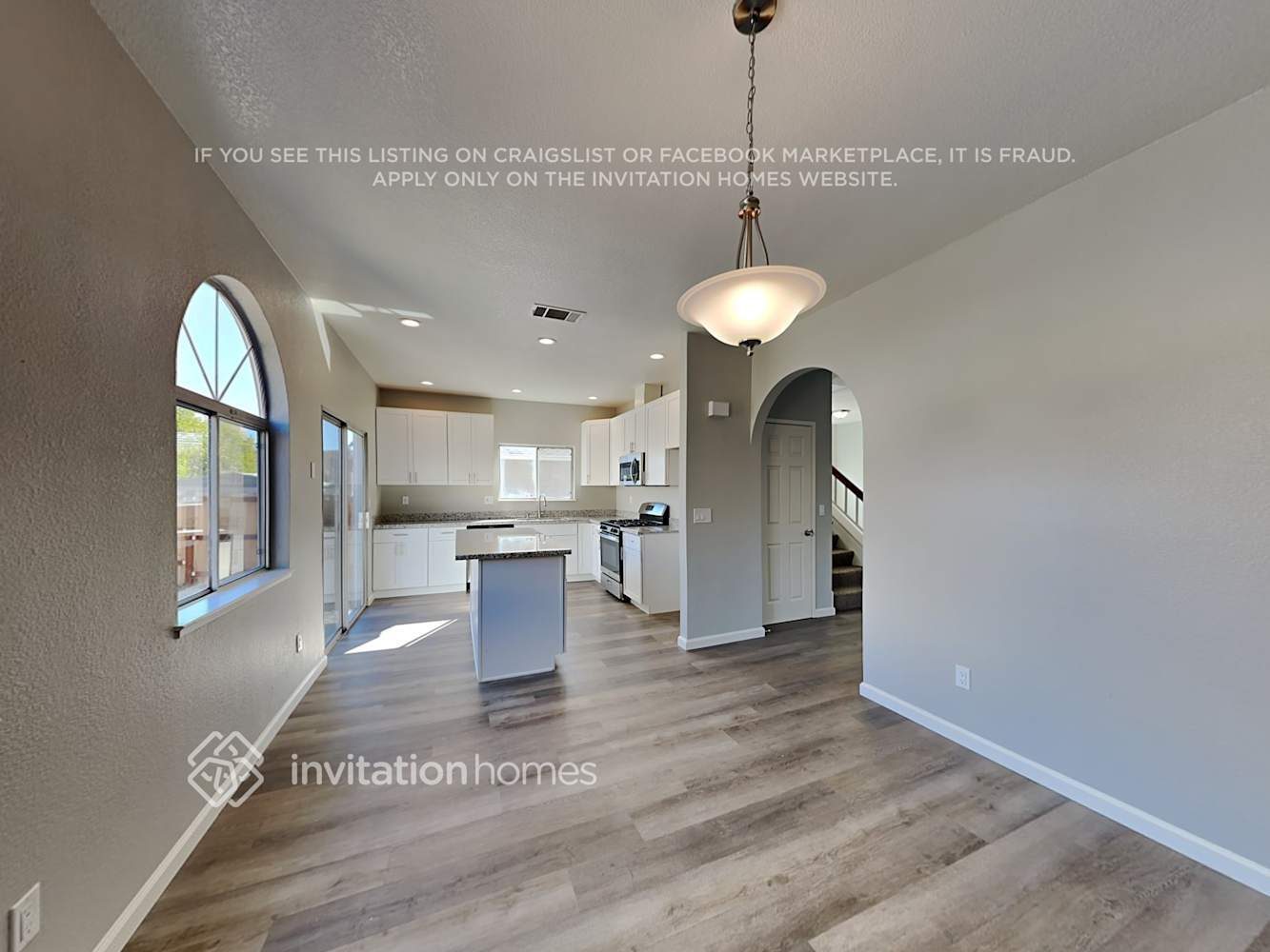 Building Photo - 370 Hibiscus Ln